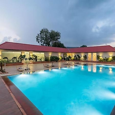 Hotel Pandora Grand, Udaipur- Nestled In Nature Wrapped In Luxury מראה חיצוני תמונה
