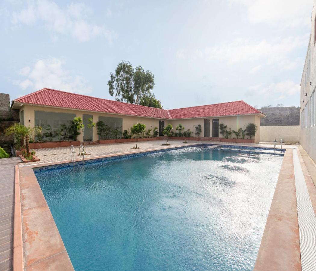 Hotel Pandora Grand, Udaipur- Nestled In Nature Wrapped In Luxury מראה חיצוני תמונה