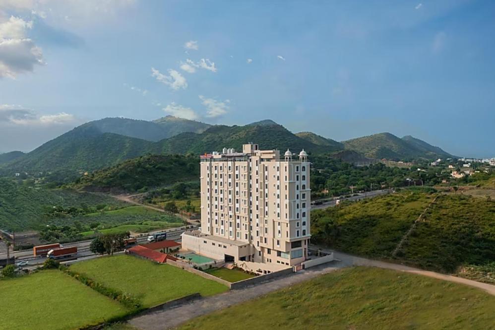Hotel Pandora Grand, Udaipur- Nestled In Nature Wrapped In Luxury מראה חיצוני תמונה